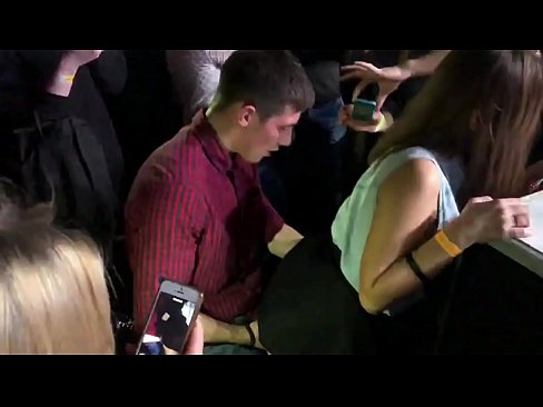 ❤️ ibalopo gidi ni a Russian nightclub. 18-odun-atijọ Russian girl ni anus ati obo buru jai ni a nightclub ❤  Ibalopo